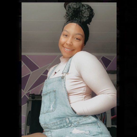 Meet your Posher, Eboni - Picture 4 of 5